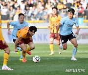 '혼신의 드리블' 광주FC 이건희