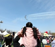 모두가 함께 즐기는 '여의도 봄꽃축제' [뉴시스Pic]