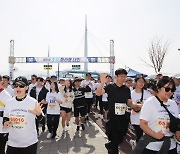 제31회 3·15마라톤대회 개최…8천여명 달렸다