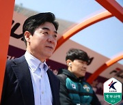 '4G 무승' 윤정환 감독 "아쉬운 부분 너무 많아…외국인 선수들 아쉬워" [현장인터뷰]