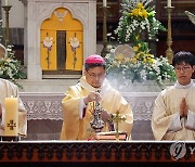 "기쁨 나누자"…부활절 맞아 성당·교회서 축하 미사·예배(종합)