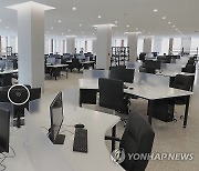 북한 당 중앙간부학교 도서관에 미국산 델 모니터 설치