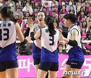 현대건설, 흥국생명 꺾고 13년 만의 통합 우승·V3…모마 MVP(종합)