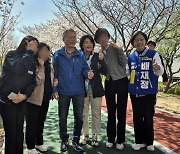 문재인 "칠십 평생 이렇게 못하는 정부 처음 봐…정신 차리게 해줘야"