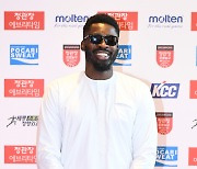 [JB포토] KBL 시상식, KT 선수단 '포토월에서 기념 사진'