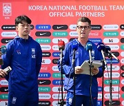 세대교체 중인 여자축구대표팀…벨 감독 "계속 발굴"