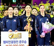 [ST포토] 기념촬영하는 김수지-김연경-윌로우