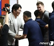 조원태 총재, 대한항공 통합 우승 축하