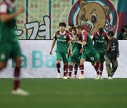 [st&대전] '울산이 무너졌다! 뼈아픈 첫 패' 대전, 2-0 제압! 깡패 면모 발휘...'감격의 첫 승'