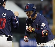 신인 첫 승&이적생 결승타 '새 얼굴'이 해냈다…롯데, '14년 만에 화요일 매진' 한화 8연승 저지 [대전 리뷰]