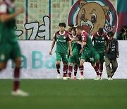 [K리그1 현장리뷰] '챔피언 킬러' 대전, '무패 행진' 울산 2-0 격파...'마수걸이 첫 승 신고'