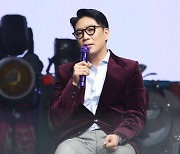 MC몽 ‘코인 상장 뒷돈’ 재판서 “이승기가 안성현 소개···성유리 남편이라 믿어”