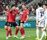 [포토]추가골에 포효하는 FC서울 일류첸코