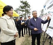 직수입 과일 11개로 확대… 중소형마트에도 싸게 공급한다