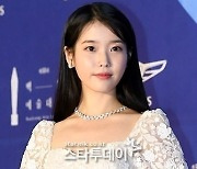 ‘부정 티켓’ 몰려 영구제명 된 아이유 팬…“무거운 책임감”