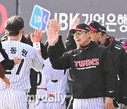 '손주영 무실점 역투' LG, NC에 5-0 승리→전날 패배 설욕, 3연패 탈출 성공...오스틴 결승타+박동원 '투런포' [MD잠실]