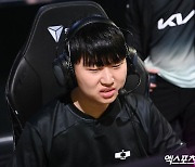 추격의 끈 놓지 않은 DK, 4세트 승리... 승부 재원점 [LCK PO]