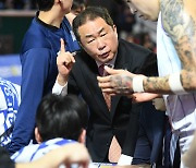 [KBL 6강 PO 경기 후] 전창진 KCC 감독, “수비로 이긴 건, 이번 시즌 처음이다” … 전희철 SK 감독, “완패다”