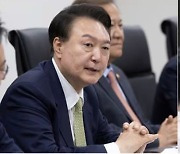 [속보] 전공의 대표, 尹대통령 만난 후 “대한민국 의료의 미래는 없다”