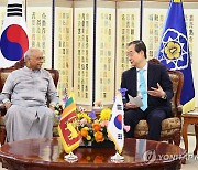 한총리, 스리랑카 총리에 "한국기업 투자확대 기대"