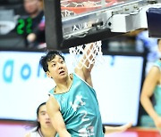 [KBL 6강 PO 오늘의 신 스틸러] KT 허훈, "배스와 공존, 개인 기량 살리는 게 최선이다" … 결승 3점 문정현, "모두 형들 덕분이다"