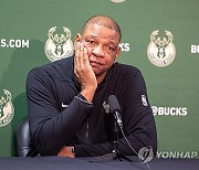 [NBA] '5경기 1승 4패' 도마 위 오른 리버스 감독의 지도력