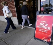 [속보] 美3월 고용 30만3000명 ‘깜짝 증가’…실업률 3.8%