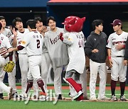 [MD포토] 키움 '한화 류현진 꺽고 11-7 승리'