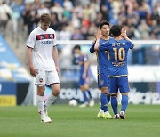 ‘김영권 명단 제외’ 울산, 수원FC 3-0 잡고 분위기 전환 성공→선두 탈환