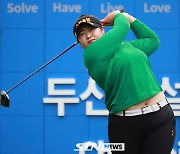 [포토]강하게 티샷 보내는 정소이