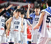 [JB포토] KCC 4강까지 -1승, SK에 99-72로 승리