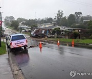 시드니 '이례적 폭우'…댐 범람하고 제방 무너져