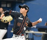 류현진·페냐 무너져서 실망한 한화 팬들이여…148km 좌완 영건 ERA 1.29에 위안 ‘6선발급 불펜’[MD고척]