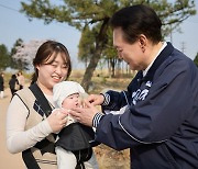 윤석열 대통령, 용산어린이정원 깜짝 방문