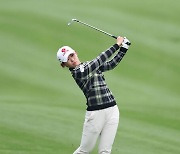 황유민, 선두 질주…KLPGA 투어 시즌 첫 우승 예약