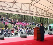 창원 천주산 진달래축제 …  분홍빛 물결 장관