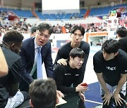 [KBL 6강 PO 경기 후] 송영진 KT 감독, “값진 승리다” … 조동현 현대모비스 감독, “시리즈는 아직 끝나지 않았다”