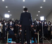 [朝鮮칼럼 The Column] ‘무례한 언론’에 대처하는 권력의 자세