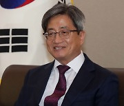 [朝鮮칼럼 The Column] ‘김명수’가 ‘김명수2′를 추천한다고?