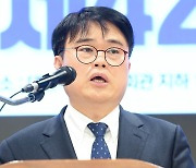 의협회장 당선인 "비대위원장 직접 맡겠다"…내분 조짐