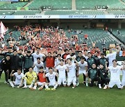 '시즌 첫 연승+팀 다득점 2위'까지, 2024시즌 강원 FC 출발은 '성공적'