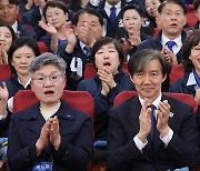 '최대 14석 예측' 조국 "국민이 정권 심판 뜻 밝혀..윤 대통령 사과하라"