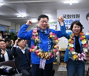 [당선인] 안호영 "3선 지지 감사…정권교체 선봉장 될 것"