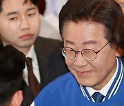 이재명, 출구조사 결과에 "겸허히 끝까지 지켜볼 것"