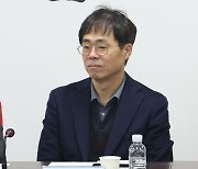 與 김경율 “국민 분노 대단… 대통령과 당 공동 책임”