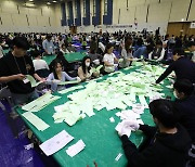 22대 총선 대장정 마무리…"'민생 바통' 받아 공약이행 힘쓰길"