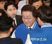 [포토]미소 짓는 이재명 대표