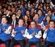 총선 승부처 경기도서도 민주당 압승 전망 [지상파3사 출구조사]