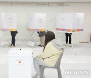 총선 경기 투표율 오후 3시 58.6%, 21대보다 4.3%p 높아