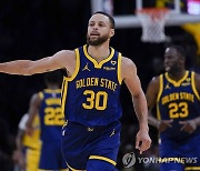 NBA 골든스테이트, 3점슛 26개로 레이커스 완파(종합)